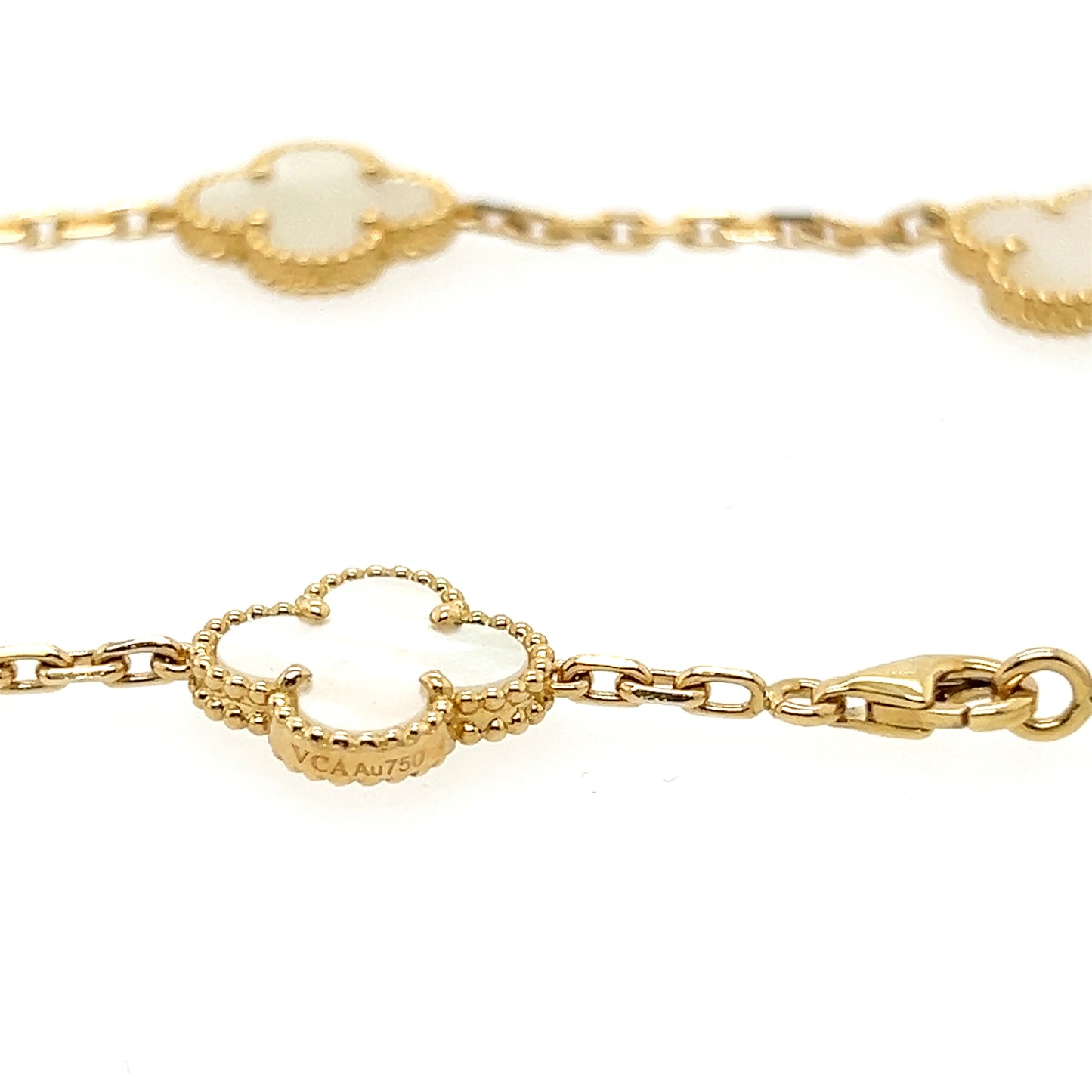 Van Cleef&Arepls Vintage Alhambra necklace, 10 motifs
18K yellow gold, Mother-of-pearl necklace